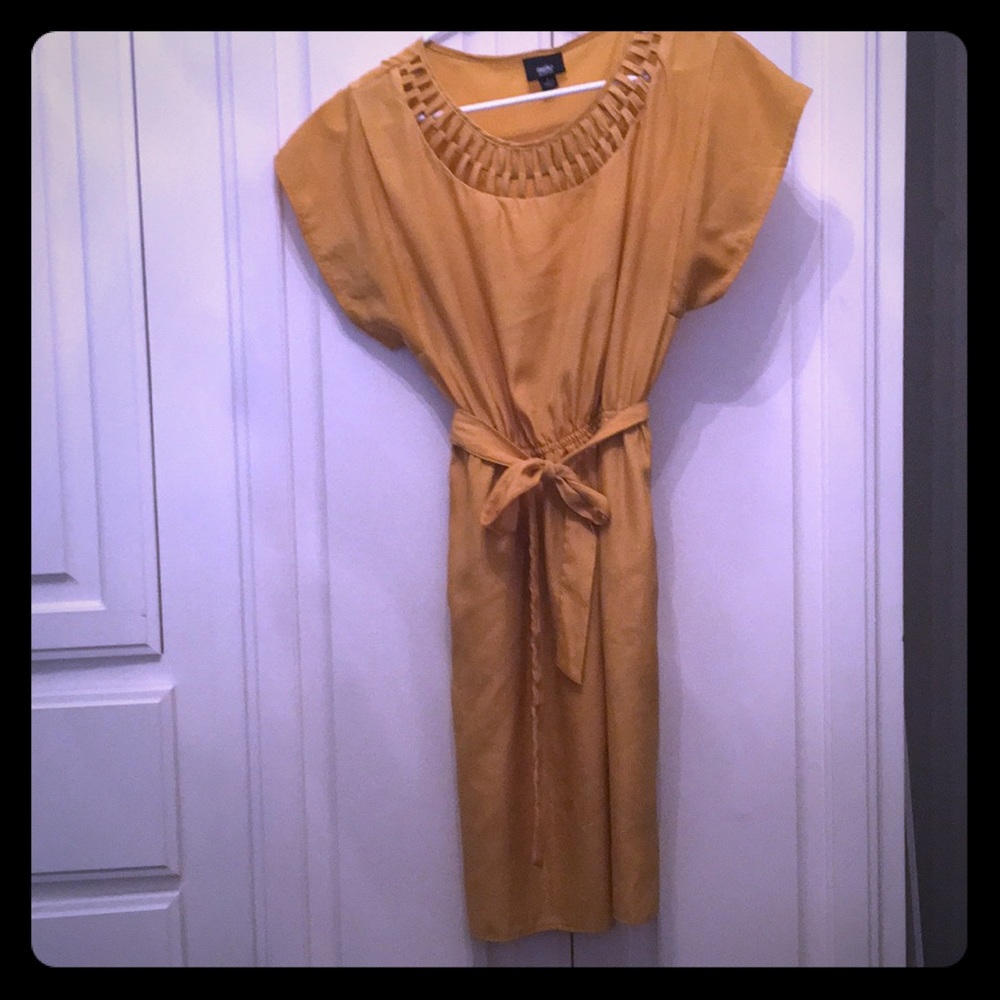 Gold/yellow dress